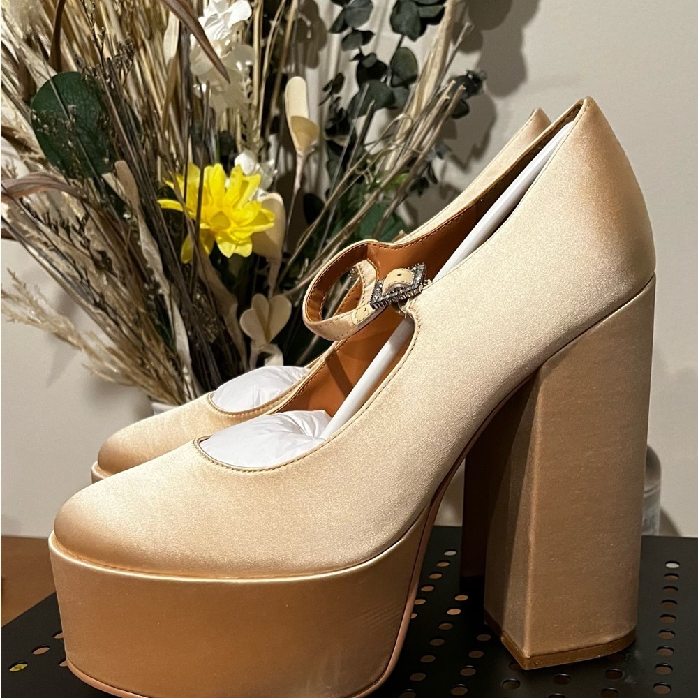 Women's Champagne Satin Platform Heels - Picture 4 of 7